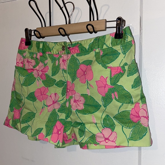 Lilly Pulitzer Pants - Lilly Pulitzer Mandevilla floral shorts